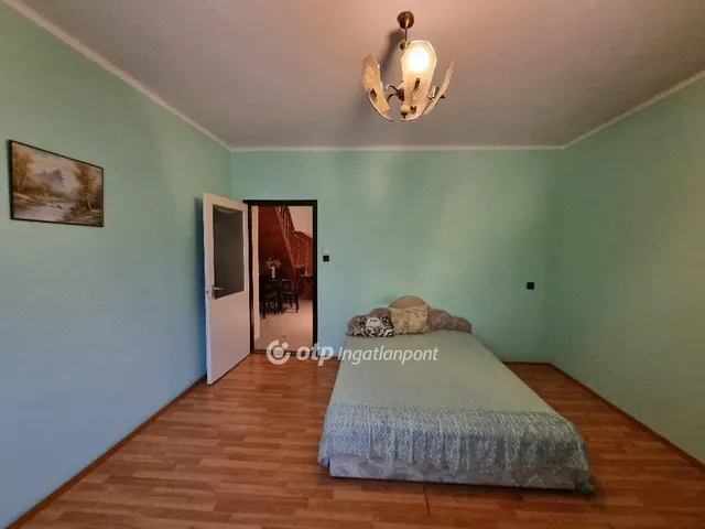 Eladó ház Egyházaskesző 174 nm