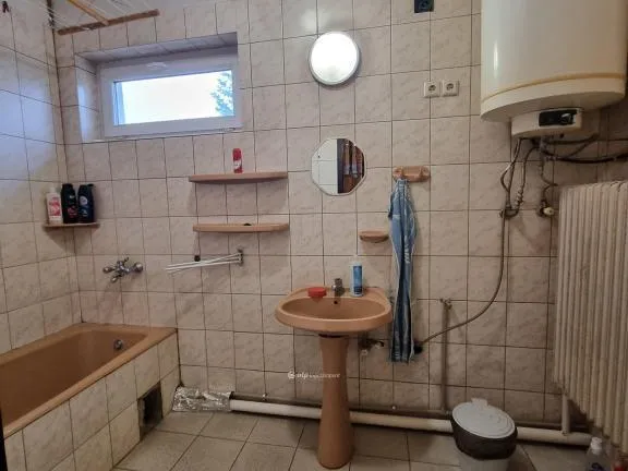 Eladó ház Egyházaskesző 174 nm