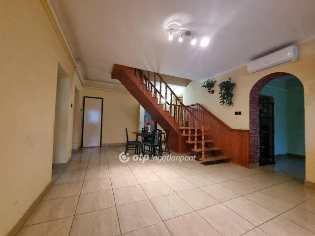 Eladó ház Egyházaskesző 174 nm