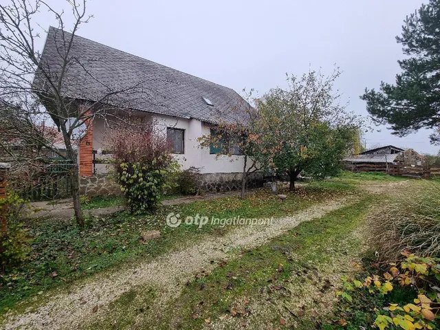 Eladó ház Egyházaskesző 174 nm