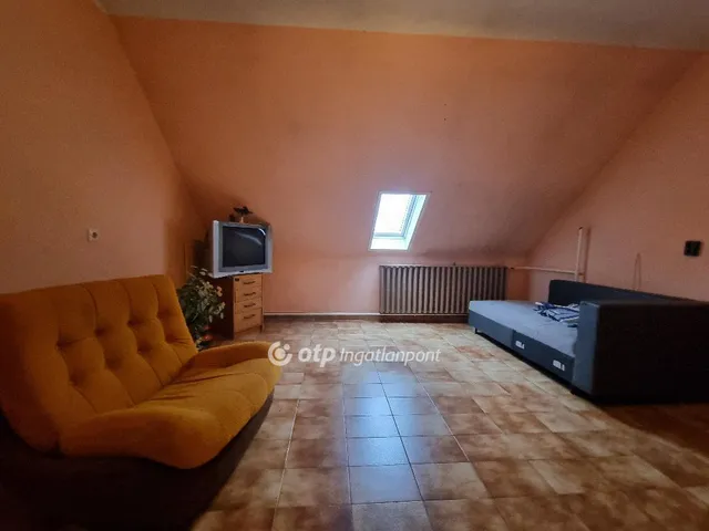 Eladó ház Egyházaskesző 174 nm