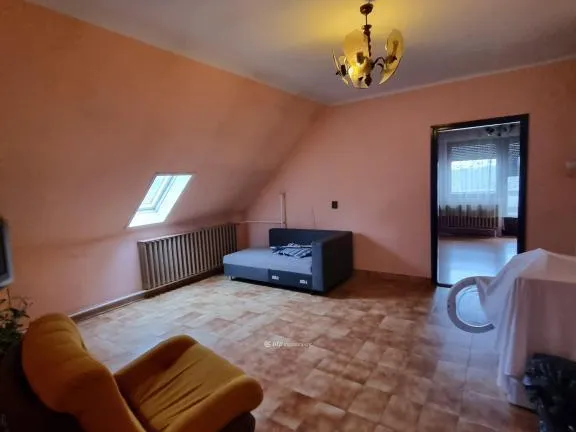 Eladó ház Egyházaskesző 174 nm