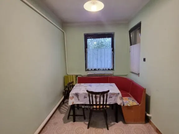 Eladó ház Egyházaskesző 174 nm