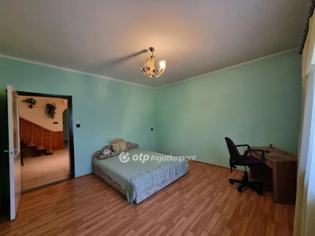 Eladó ház Egyházaskesző 174 nm