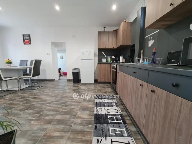 Eladó ház Bakonyság 91 nm