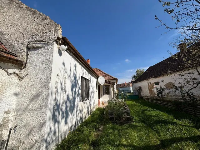 Eladó ház Bakonyság 97 nm