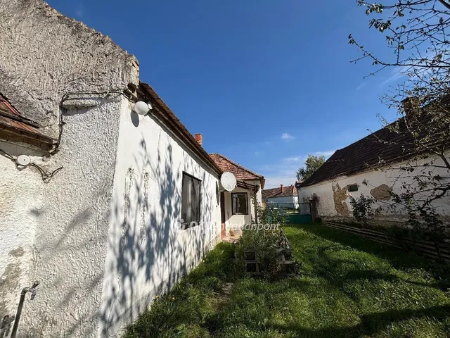 Eladó ház Bakonyság 97 nm