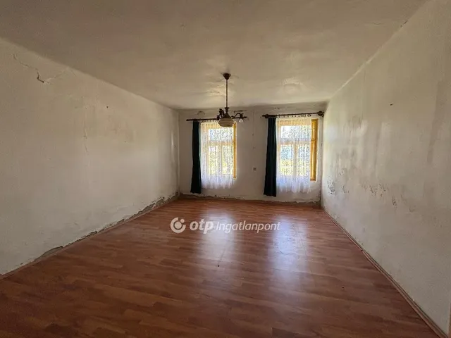 Eladó ház Bakonyság 97 nm