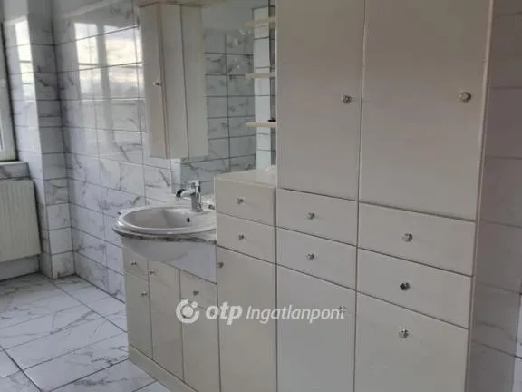 Eladó ház Dabrony 142 nm