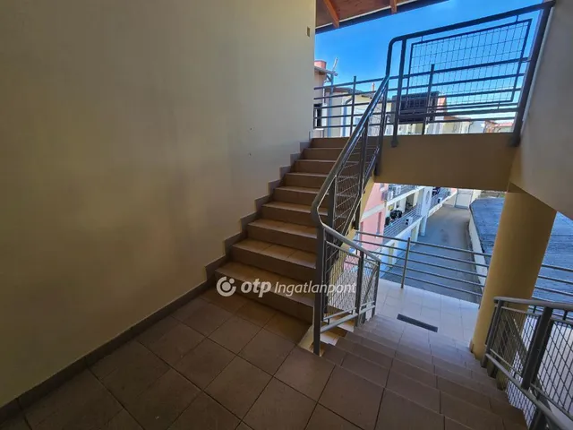 Eladó lakás Pápa 32 nm