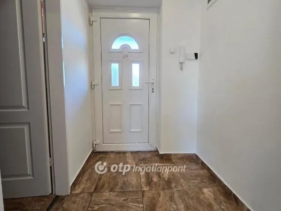 Eladó lakás Pápa 32 nm