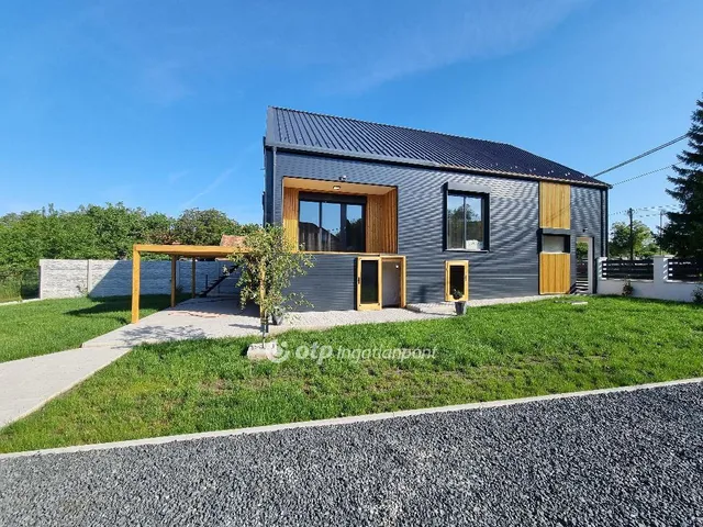 Eladó ház Döbrönte 183 nm