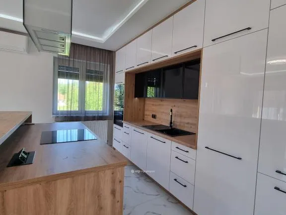 Eladó ház Döbrönte 183 nm