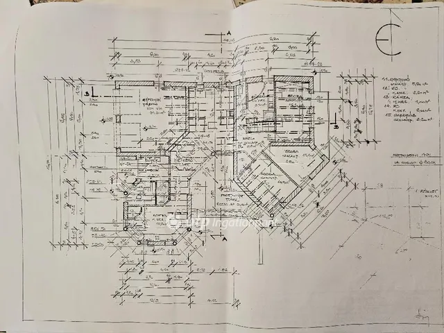 Eladó ház Bakonyszentlászló 258 nm