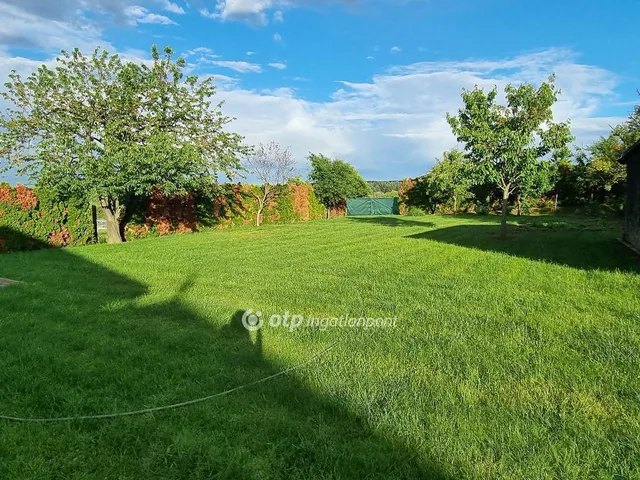 Eladó ház Bakonyszentlászló 258 nm