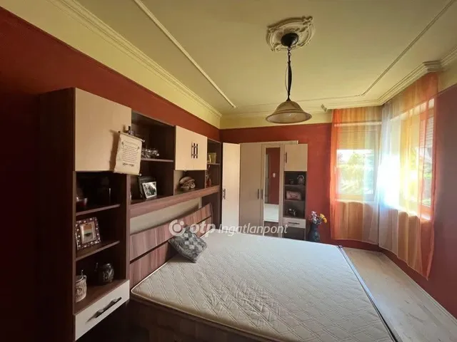 Eladó ház Bakonyszentlászló 258 nm