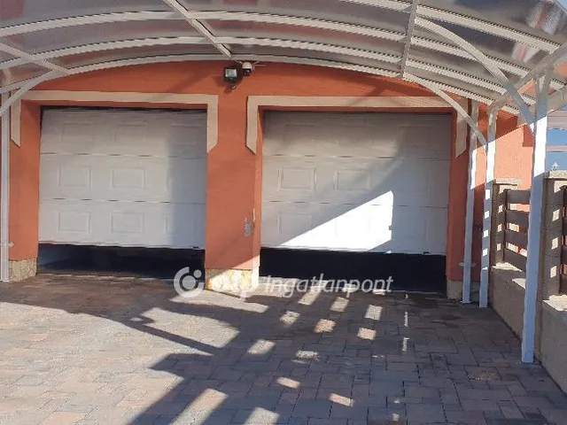 Eladó ház Bakonyszentlászló 258 nm