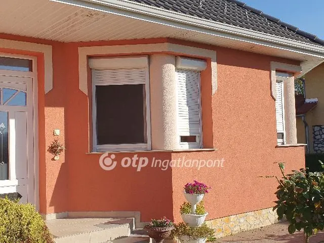 Eladó ház Bakonyszentlászló 258 nm