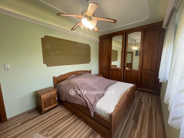 Eladó ház Bakonyszentlászló 258 nm