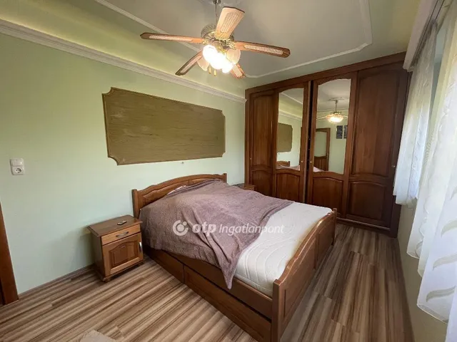 Eladó ház Bakonyszentlászló 258 nm