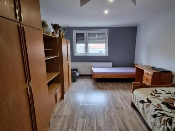 Eladó ház Iszkáz 190 nm