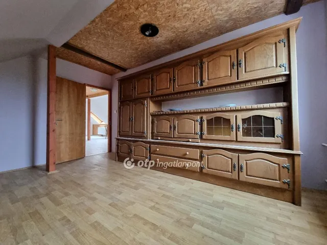 Eladó ház Iszkáz 190 nm