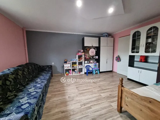 Eladó ház Iszkáz 190 nm