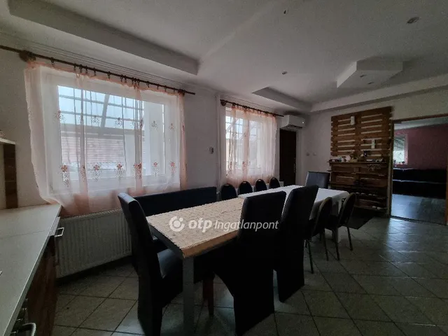 Eladó ház Iszkáz 190 nm