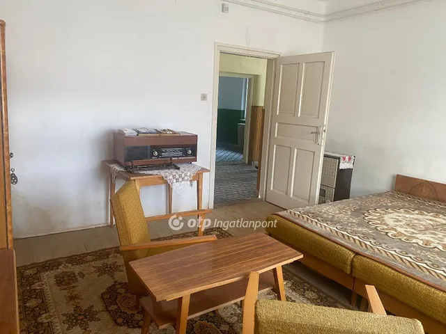 Eladó ház Béb 70 nm