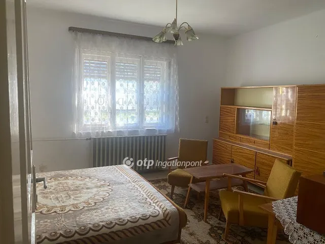 Eladó ház Béb 70 nm