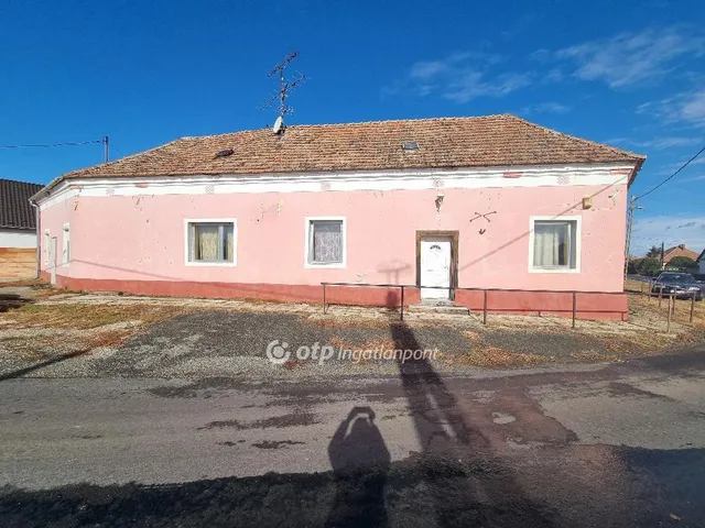 Eladó ház Egyházaskesző 633 nm