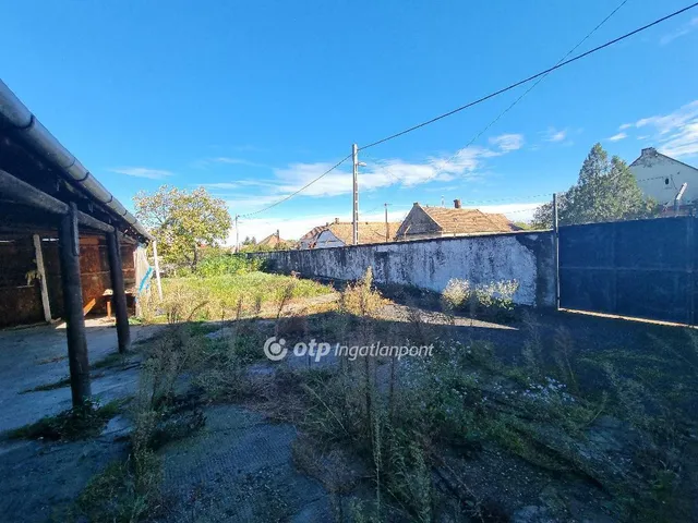 Eladó ház Egyházaskesző 633 nm