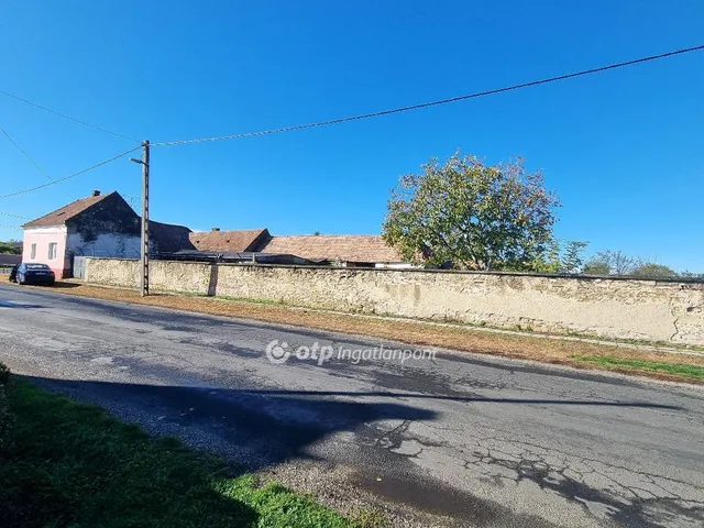 Eladó ház Egyházaskesző 633 nm