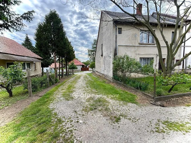 Eladó lakás Pápakovácsi 101 nm