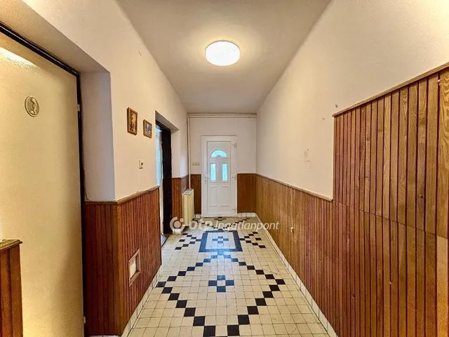 Eladó lakás Pápakovácsi 101 nm