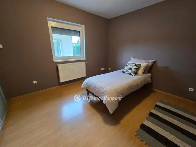 Eladó üdülő és hétvégi ház Pápa 170 nm