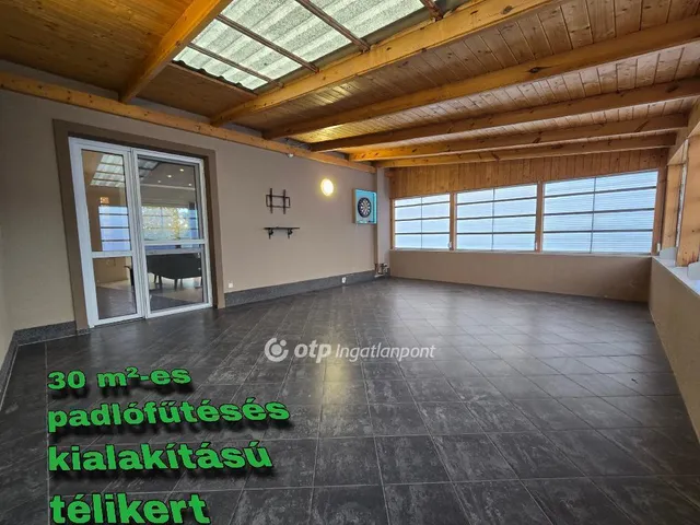 Eladó üdülő és hétvégi ház Pápa 170 nm