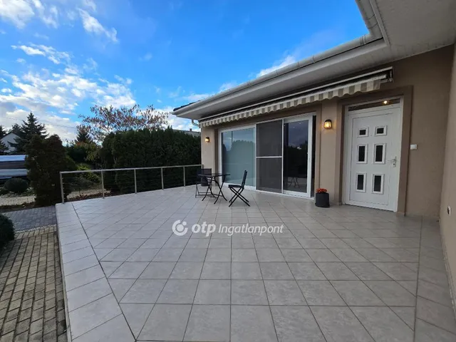 Eladó üdülő és hétvégi ház Pápa 170 nm