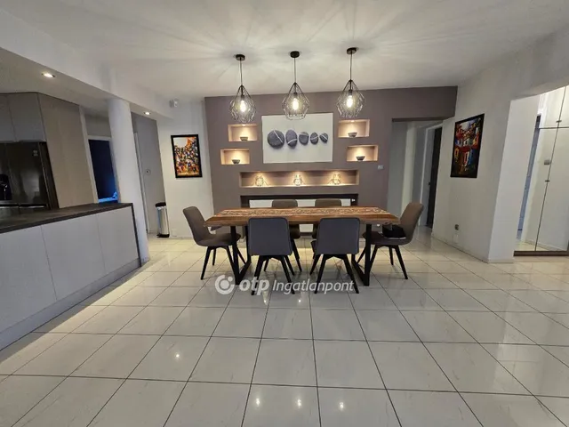 Eladó üdülő és hétvégi ház Pápa 170 nm