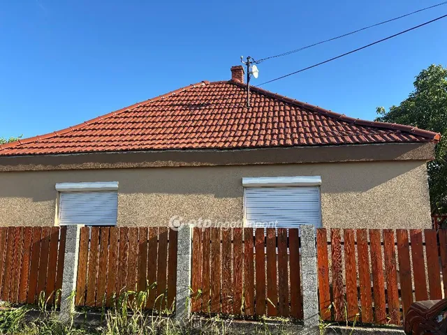 Eladó ház Vinár 107 nm