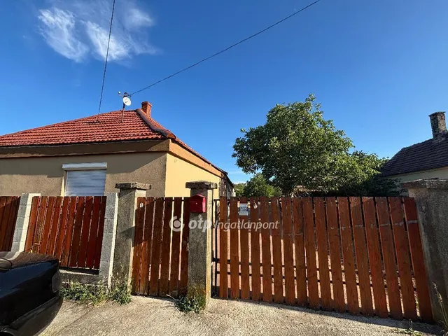 Eladó ház Vinár 107 nm