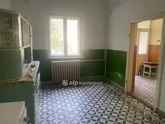 Eladó ház Béb 70 nm