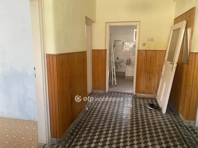 Eladó ház Béb 70 nm