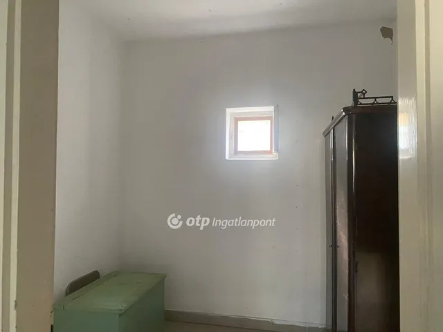 Eladó ház Béb 70 nm