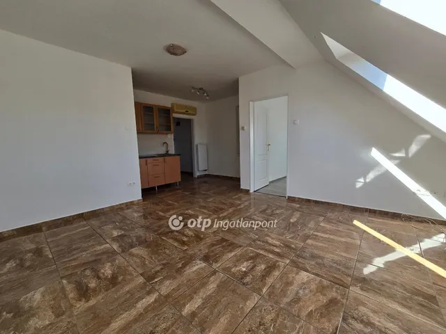 Eladó lakás Pápa 32 nm