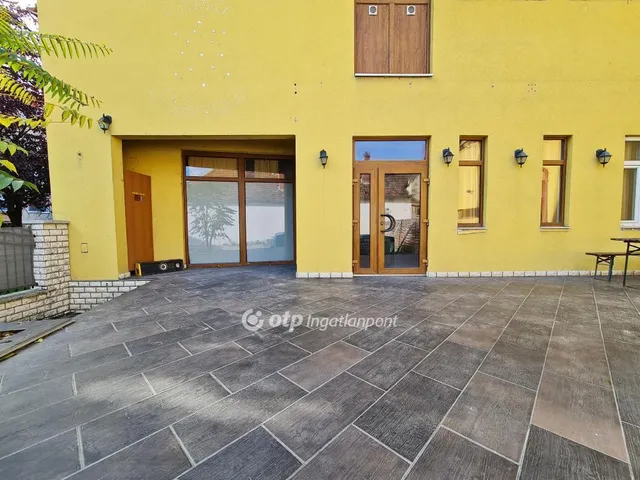 Eladó ház Pápa 450 nm