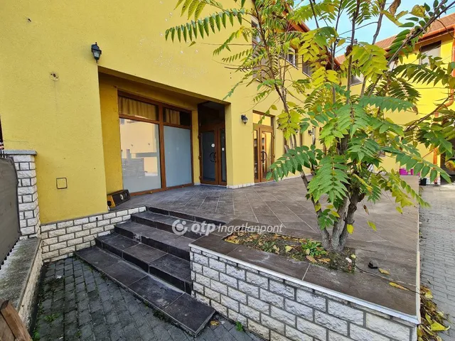 Eladó ház Pápa 450 nm