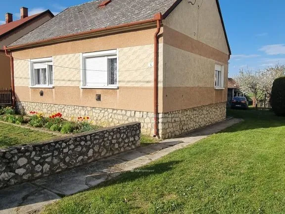 Eladó ház Kenyeri 80 nm