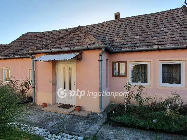 Eladó ház Devecser 77 nm
