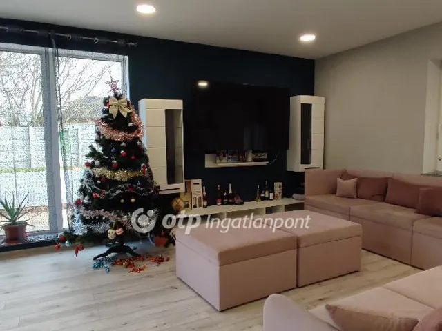 Eladó ház Pápa 360 nm